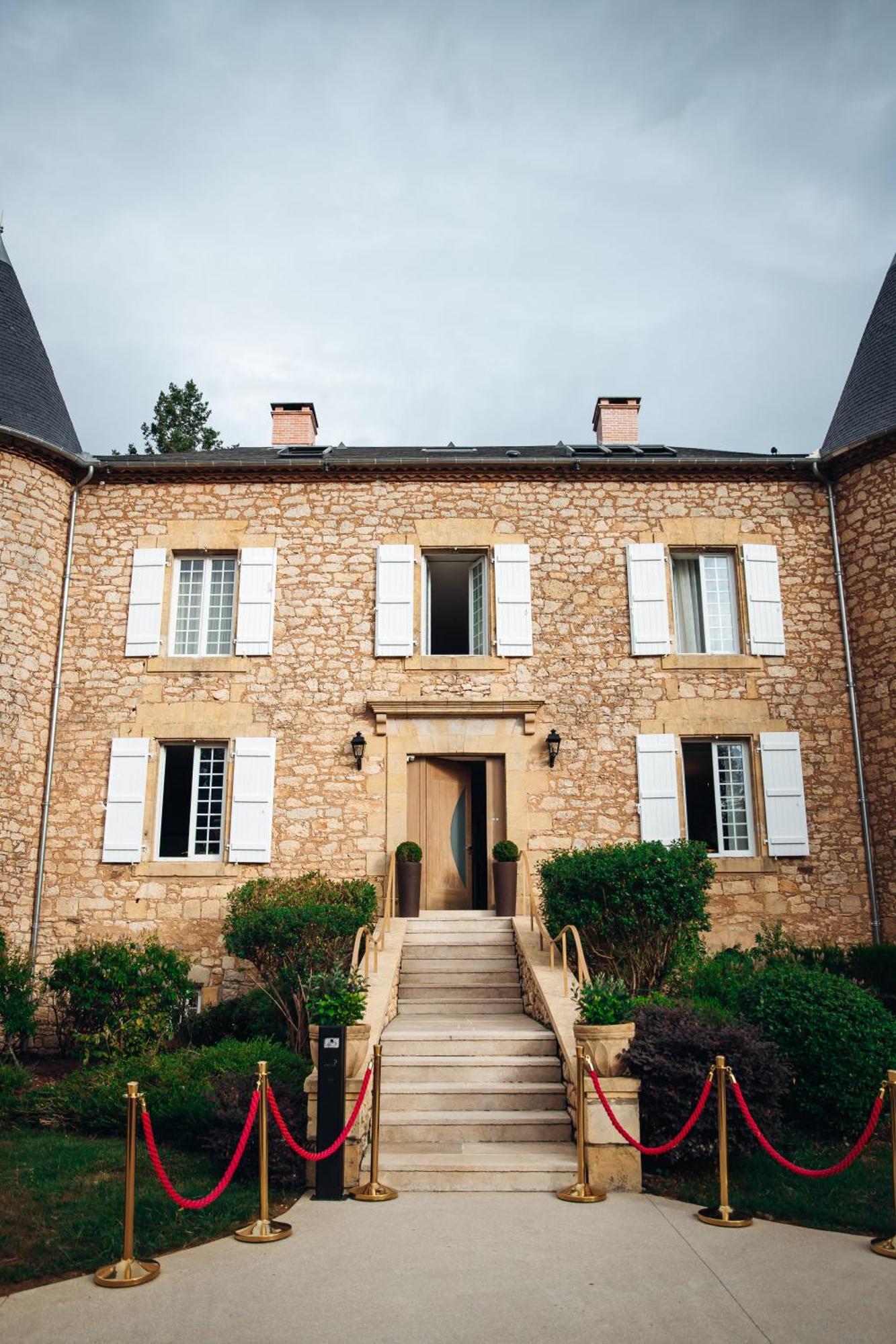 Chateau De Maraval Cenac-et-Saint-Julien Exterior photo